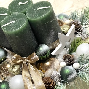 Adventi asztaldísz fém rusztikus, elegáns kaspóban, zöld-arany-fehér színekben - karácsony - adventi díszek - adventi asztaldísz - Meska.hu