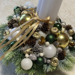 Adventi asztaldísz rusztikus, elegáns fém kaspóban, zöld-arany-fehér díszítéssel  - Meska.hu