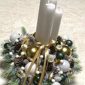 Adventi asztaldísz rusztikus, elegáns fém kaspóban, zöld-arany-fehér díszítéssel  - karácsony - adventi díszek - adventi asztaldísz - Meska.hu