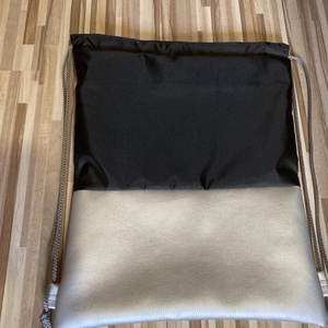 Vízlepergetős Gym bag.     Ezüst csillogás - táska & tok - hátizsák - tornazsák, gymbag - Meska.hu
