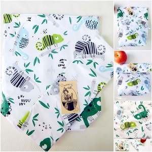 Vízhatlan Roll-up uzsonnás zsák és szalvéta szettben - kaméleon mintás , Táska & Tok, Uzsonna- & Ebéd tartó, Ebéd tasak, doboz, Varrás, Patchwork, foltvarrás, MESKA