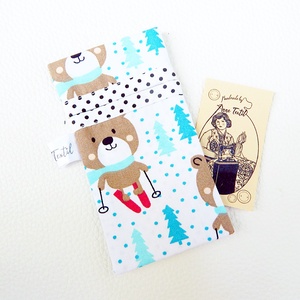 Téli, síelő macik mintás pamut textil bélelt álló papírzsebkendőtartó annetextil - táska & tok - pénztárca & más tok - zsebkendőtartó tok - Meska.hu