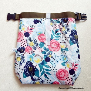 Uzsonnás táska romantikus virágmintás, csatos, vízhatlan béléssel - Tuck-Bag - táska & tok - uzsonna- & ebéd tartó - ebéd tasak, doboz - Meska.hu