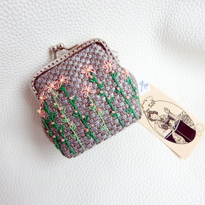 Rózsaszín nefelejcsek - keretes pénztárca, csatos tárca - táska & tok - pénztárca & más tok - aprópénztartó - Meska.hu