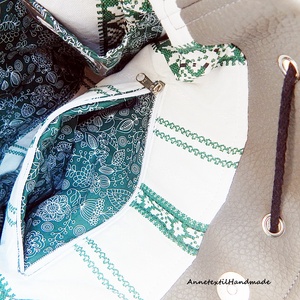 Kalocsai madaras többfunkciós hátizsák - táska & tok - hátizsák - hátizsák - Meska.hu