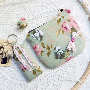  Vintage stílusú farmer kistáska fehér csipkés aprópénztárca, Táska & Tok, Kulcstartó & Táskadísz, Kulcstartó, Varrás, Patchwork, foltvarrás, MESKA