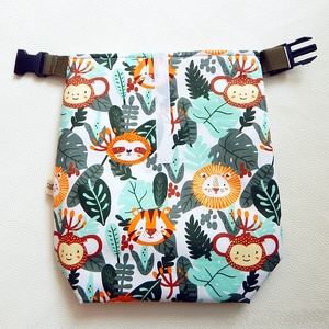 Ételhordó uzsonnás táska Rolltop lunch bag tépőzáras csatos záródással dzsungel mintával - táska & tok - uzsonna- & ebéd tartó - ebéd tasak, doboz - Meska.hu