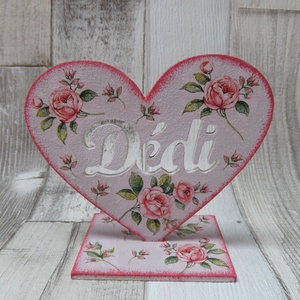 Szív  alakú talpas dísz Dédi felirattal különböző mintákkal, Otthon & Életmód, Dekoráció, Fali és függő dekoráció, Betű & Név, Decoupage, transzfer és szalvétatechnika, MESKA
