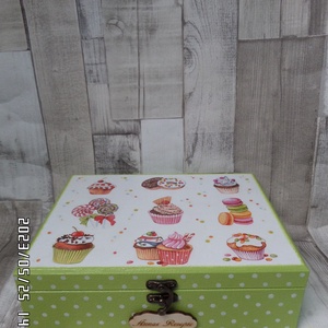 Recept gyűjtő doboz sütis,muffinos mintával, Otthon & Életmód, Konyhafelszerelés, tálalás, Konyhai tárolás, Tea & Kávé tárolás, Decoupage, transzfer és szalvétatechnika, Festett tárgyak, MESKA