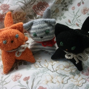 Kötött cica, macska, cicus, 2.600Ft/db - játék & sport - plüssállat & játékfigura - cica - Meska.hu