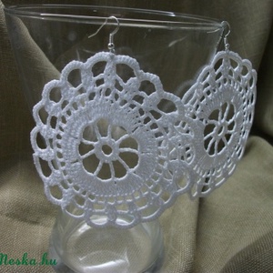 Hatalmas, fehér, horgolt fülbevaló, füli, hosszúnyakú lányoknak - Meska.hu