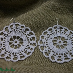 Hatalmas, fehér, horgolt fülbevaló, füli, hosszúnyakú lányoknak - ékszer - fülbevaló - lógó fülbevaló - Meska.hu