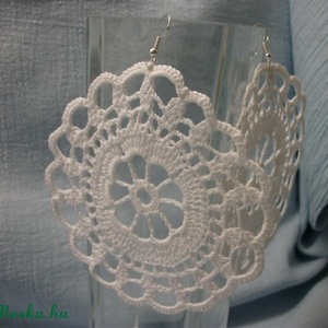 Hatalmas, fehér, horgolt fülbevaló, füli, hosszúnyakú lányoknak - ékszer - fülbevaló - lógó fülbevaló - Meska.hu