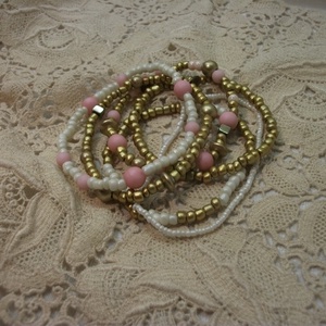 Arany fehér rózsaszín  karkötő kásagyöngyből - ékszer - karkötő - bogyós karkötő - Meska.hu