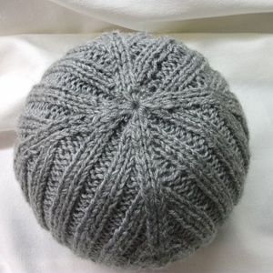 Meleg kötött, szűrke férfi sapka - ruha & divat - sál, sapka, kendő - sapka - Meska.hu