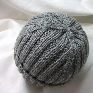 Meleg kötött, szűrke férfi sapka - ruha & divat - sál, sapka, kendő - sapka - Meska.hu