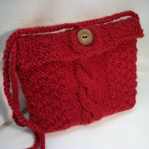 Piros, kötött kis táska, mini táska, tarisznya, szütyő, készség - Meska.hu