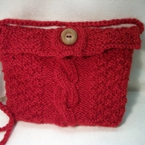 Piros, kötött kis táska, mini táska, tarisznya, szütyő, készség - ékszer - gyűrű - gyöngyös gyűrű - Meska.hu