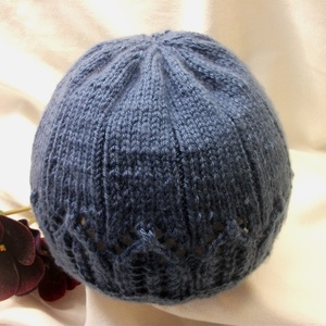 Átmeneti, kék kötött női sapka - ruha & divat - sál, sapka, kendő - sapka - Meska.hu