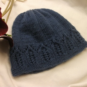 Átmeneti, kék kötött női sapka - ruha & divat - sál, sapka, kendő - sapka - Meska.hu