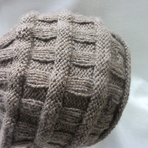 Közép barna kötött divatsapka - ruha & divat - sál, sapka, kendő - sapka - Meska.hu