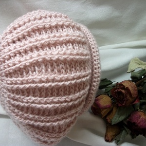 Púder rózsaszin horgolt női sapka - ruha & divat - sál, sapka, kendő - sapka - Meska.hu