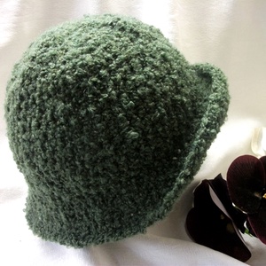 Zöld, horgolt kalap bukléból - Meska.hu