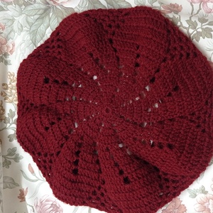 Horgolt, bordó  barett sapka - ruha & divat - sál, sapka, kendő - sapka - Meska.hu Horgolt, bordó  barett sapka - ruha & divat - sál, sapka, kendő - sapka - Meska.hu