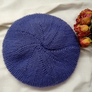 Franciás barett sapka, lila, vastag, meleg, kötött - ruha & divat - sál, sapka, kendő - vállkendő - Meska.hu