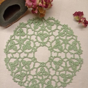 Ír mintás, horgolással készült, almazöld, kis csipke terítő, Otthon & Életmód, Dekoráció, Asztal és polc dekoráció, Horgolt & Csipketerítő, Horgolás, MESKA