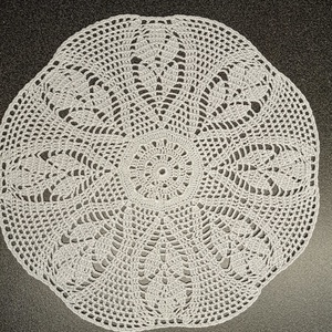 Horgolt terítő, alátét 38cm, Otthon & Életmód, Dekoráció, Asztal és polc dekoráció, Horgolt & Csipketerítő, Horgolás, MESKA
