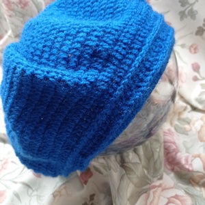 Királykék, akril, meleg, horgolt,  barett sapka - ruha & divat - sál, sapka, kendő - sapka - Meska.hu