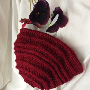 Vastag, meleg, horgolt, bordó sapka - ruha & divat - sál, sapka, kendő - kalap - Meska.hu
