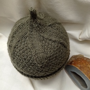 Oliva zöld , tiszta gyapjú kötött  sapka - ruha & divat - sál, sapka, kendő - sapka - Meska.hu