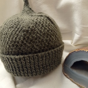 Oliva zöld , tiszta gyapjú kötött  sapka - ruha & divat - sál, sapka, kendő - sapka - Meska.hu