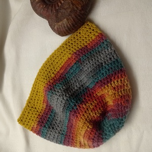 Horgolt, tarka sapka, férfinak, nőnek  - ruha & divat - sál, sapka, kendő - kalap - Meska.hu