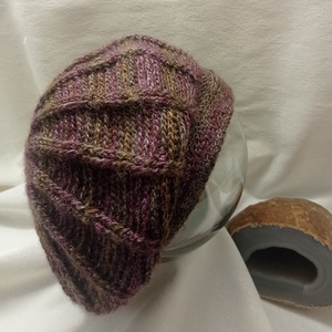 Horgolt, meleg, tarka, behúzott vagy barett sapka - Meska.hu