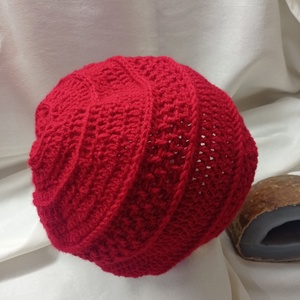 Élénk meggy piros horgolt sapka gyapjú tartalmú fonalból akril szálból, férfi, női - Meska.hu