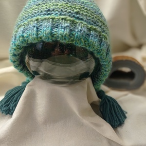 Kötött, szín-átmenetes női sapka,  gyapjú tartalmú fonalból - ruha & divat - sál, sapka, kendő - sapka - Meska.hu Kötött, szín-átmenetes női sapka,  gyapjú tartalmú fonalból - ruha & divat - sál, sapka, kendő - sapka - Meska.hu