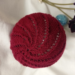 Bordó áttört átmeneti, fejre simuló kis sapka - ruha & divat - sál, sapka, kendő - sapka - Meska.hu Bordó áttört átmeneti, fejre simuló kis sapka - ruha & divat - sál, sapka, kendő - sapka - Meska.hu