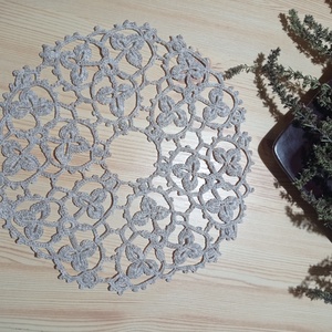 Ír mintás, horgolással készült türkisz és ekrü, kis csipke terítők - otthon & életmód - dekoráció - asztal és polc dekoráció - horgolt & csipketerítő - Meska.hu