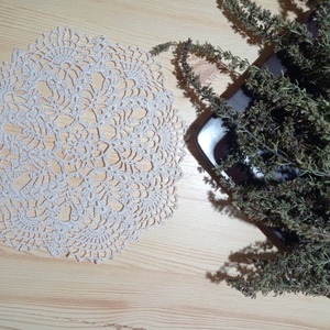 Három szín, azonos minta,csipke terítők - otthon & életmód - dekoráció - asztal és polc dekoráció - horgolt & csipketerítő - Meska.hu