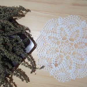 Három szín, azonos minta,csipke terítők - otthon & életmód - dekoráció - asztal és polc dekoráció - horgolt & csipketerítő - Meska.hu