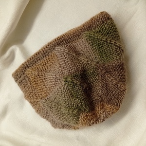 Gyapjú  tartalmú fonalból, finom színezetű, színátmenetes sapka.    B, Ruha & Divat, Sál, Sapka, Kendő, Sapka, Kötés, MESKA