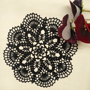 Fekete,  horgolt csipke terítő - otthon & életmód - dekoráció - asztal és polc dekoráció - horgolt & csipketerítő - Meska.hu