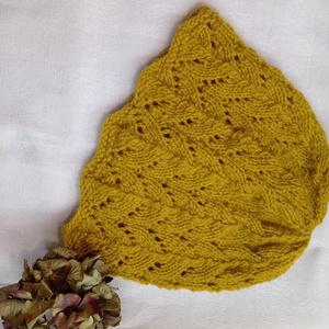 Tiszta gyapjú, áttört  mintával kötött sapka  - Meska.hu