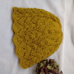 Tiszta gyapjú, áttört  mintával kötött sapka  - ruha & divat - sál, sapka, kendő - fejpánt - Meska.hu