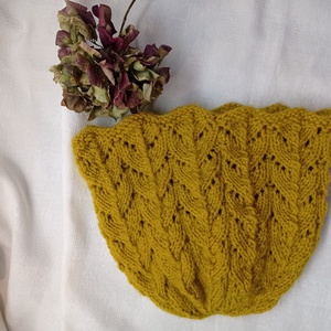 Tiszta gyapjú, áttört  mintával kötött sapka  - ruha & divat - sál, sapka, kendő - fejpánt - Meska.hu