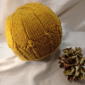 Mustár sárga kötött sapka áttört mintával - Meska.hu