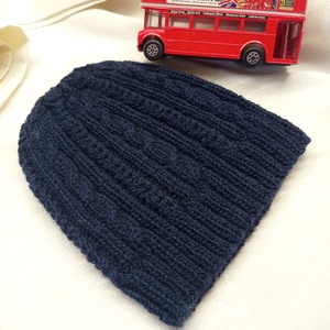 Kisfiú sapka tavaszra. Kötött, csavarásokkal bordákkal - Meska.hu